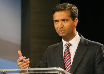 Environmental group downgrades Carlos Curbelo’s climate change record