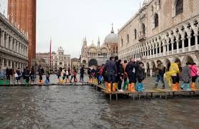 Media Roundup: Venice flooding; Ineffective building codes; Expand PACE program; dangerous changes; soldiers face heat risk