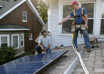 Florida’s largest utilities win big if lawmakers gut the rooftop solar program
