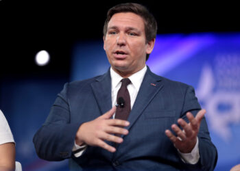 Ask Gov. DeSantis to encourage, not destroy, rooftop solar in Florida