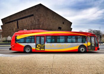 Florida drives toward a stronger energy future with DeSantis’ electric bus buy