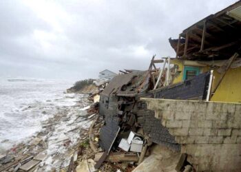 To ease the state’s insurance woes and improve access to beaches, Florida governments should buy damaged beachfront properties