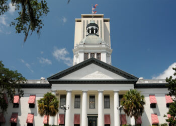 The historic Florida Capitol with the modern Capitol complex in the background (iStock image)