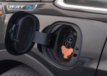 A Chevrolet Bolt EV (Gregory Varnum, CC BY-SA 4.0, via Wikimedia Commons