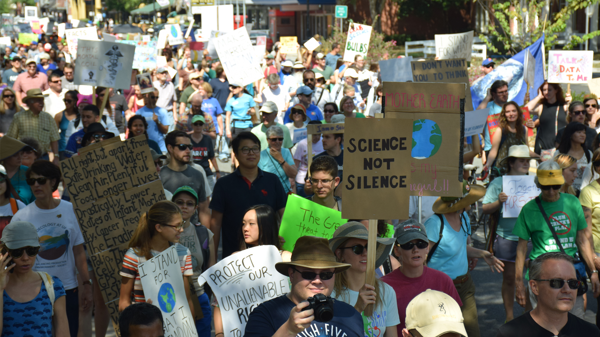 The Gainesville March for Science, held on Earth Day 2017. (Todd Van Hoosear, CC BY-SA 2.0, via Wikimedia Commons)