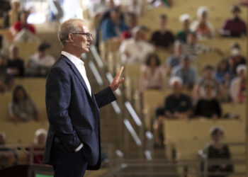 Bob Inglis, executive director of republicEn.org, speaks in 2022 in at the Chautauqua Amphitheater in New York. His talk was titled “Can Free Enterprise Solve Climate Change?” (Chautauqua Institution photo)
