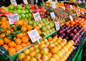 Produce sold at a farmer's market. Small-scale farmers, organic producers and local markets receive a tiny fraction of farm bill funding. (iStock image)