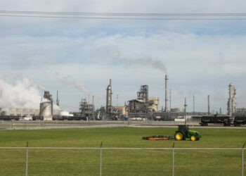 In southeastern Louisiana, CF Industries’ Donaldsonville complex sits along the west bank of the Mississippi River. It is the world’s largest ammonia production facility and produces 8 million tons of nitrogen products each year. (Josie Heimsoth/Missourian)
