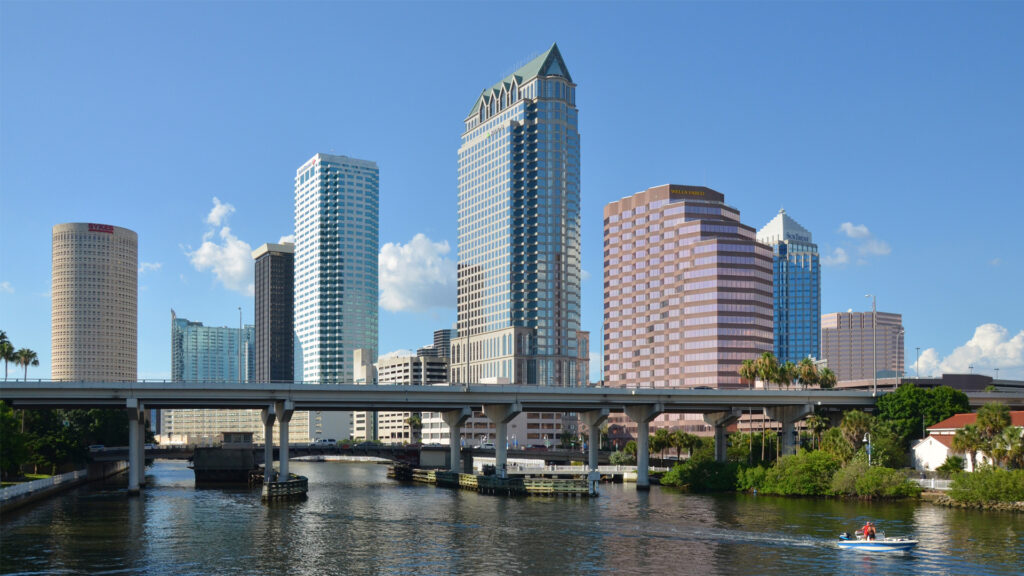 Downtown Tampa (Clément Bardot, CC BY-SA 4.0, via Wikimedia Commons)