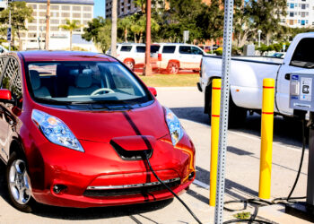 An electric vehicle charging in Sarasota (iStock image)