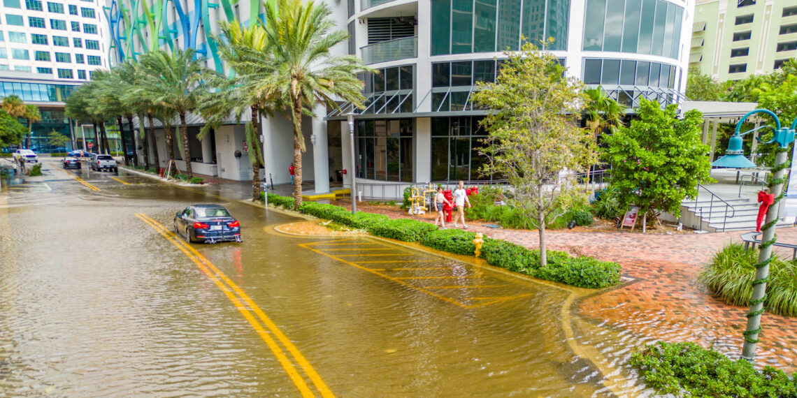 Flooding in Fort Lauderdale after Hurricane Nicole and king tide (iStock image)