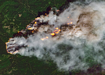 The West Kiskatinaw River Wildfire in British Columbia, Canada, on June 7, 2023 (Gedalya Lubman, CC BY-SA 4.0, via Wikimedia Commons)