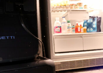 A solar generator power a refrigerator. (FAU Center for Environmental Studies)
