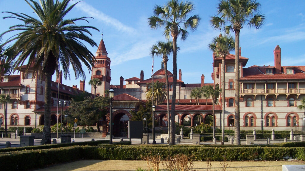 The former Hotel Ponce de Leon, now part of Flagler College (SibylRose, CC BY-SA 3.0, via Wikimedia Commons)