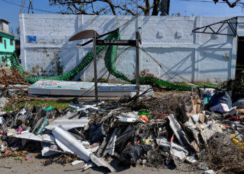 The aftermath of Hurricane Otis in Acapulco (ProtoplasmaKid, CC BY-SA 4.0, via Wikimedia Commons)