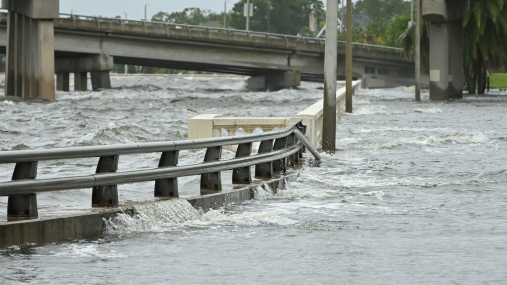 Storm surge from Hurricane Idalia flooding Bayshore Boulevard near downtown Tampa. (Andrew Heneen, CC BY 4.0, via Wikimedia Commons)