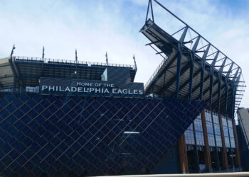 Solar panels on Lincoln Financial Field, home of the Philadelphia Eagles (Joe Shlabotnik, CC BY-NC-SA 2.0 DEED, via flickr)