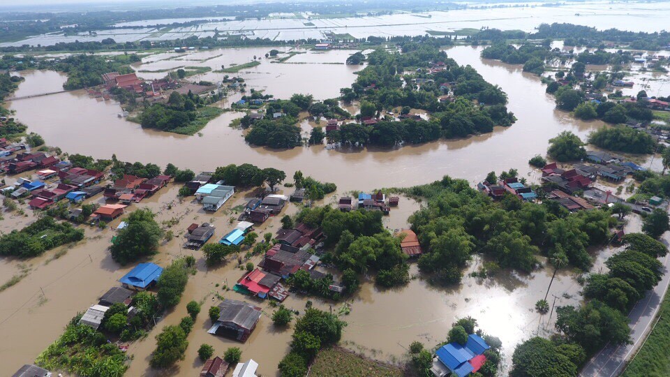 Severe flooding in 2011 spurred the Thai government to put river basin management plans in place to mitigate future disaster risk. (Image by Chamnong Thammasorn, CC BY-NC 2.0, via Flickr)