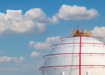 A liquefied natural gas storage tank (iStock image)