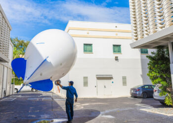 A 12-by-5-foot smart balloon will collect aerosol data at 200 feet of elevation over the McArthur Engineering Building. (Photo: Joshua Prezant/University of Miami)