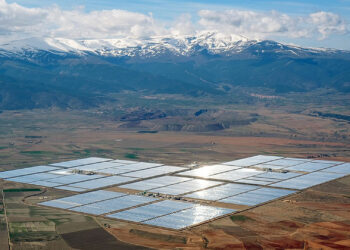 Andasol Solar Power Station. Solar energy is increasingly widespread in countries across all regions. The installed capacity of solar photovoltaic is poised to surpass coal by 2027 and become the largest installed capacity of energy in the world. (kallerna, CC BY-SA 4.0, via Wikimedia Commons)