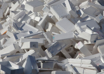 A huge pile of Styrofoam boxes (iStock image)