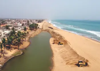 Construction of the "sand motor" project in Benin. (Courtesy of Boskalis)