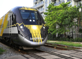 A Brightline passenger train heading to Miami from Fort Lauderdale (iStock image)