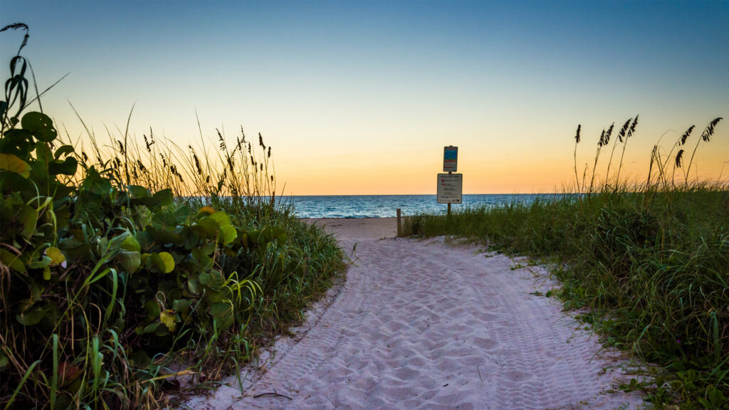 A path to the beach at Singer Island (iStock image)