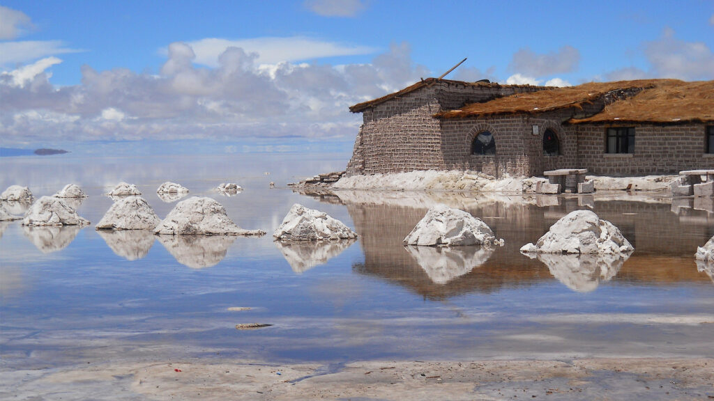 Salt flats in Bolivia (Photo via Flickr, CC BY-NC-SA 2.0)