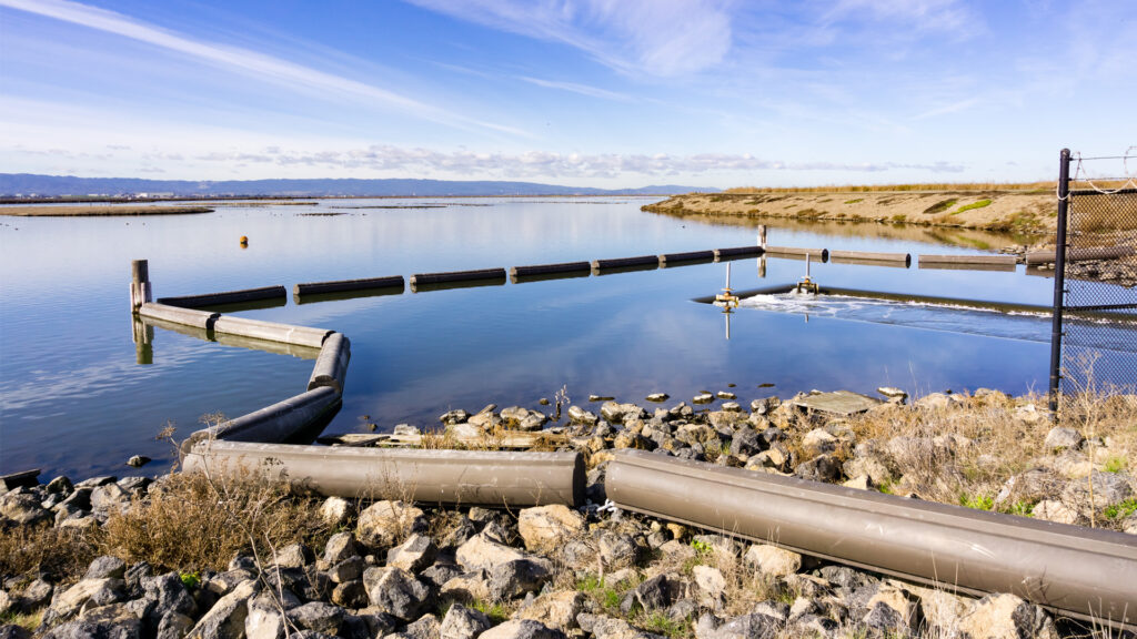 An open flood control gate in San Jose, California. 9iStock image)