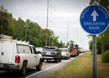 Vehicles line up on a hurricane evacuation route. (iStock image)
