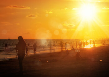 The sun shines on a beach in Sarasota (iStock image)
