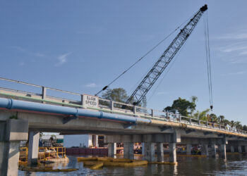 Construction is done on a Florida bridge to make a more resilient structure (iStock image)