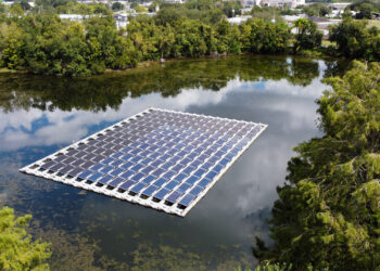 Floating solar panels installed by the Orlando Utilities Commission (Photo courtesy of OUC)