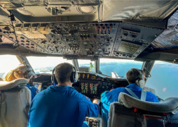 Pilots fly a P-3 Orion aircraft into the heart of a hurricane. (Photo: NOAA/Atlantic Oceanographic and Meteorological Laboratory)