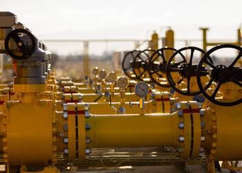 Pipes in a natural gas transmission network (iStock image)