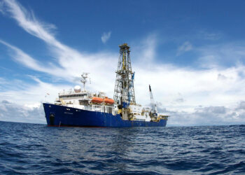 JOIDES Resolution (Arito Sakaguchi & IODP/TAMU, via Wikimedia Commons)