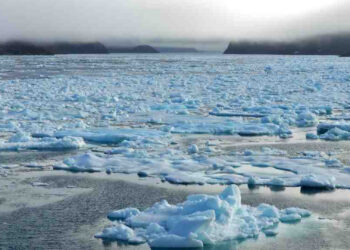 Ice in the Bellot Strait in 2010 (Ansgar Walk, CC BY-SA 3.0, via Wikimedia Commons)