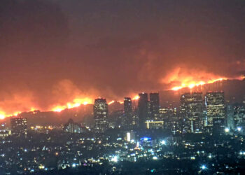 The Palisades fire as seen from downtown Los Angeles on Jan. 7, 2025 (Toastt21, CC BY-SA 4.0, via Wikimedia Commons)
