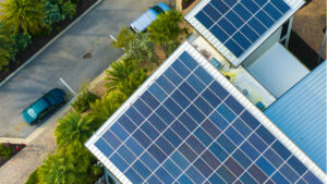 A solar rooftop on a commercial center in Florida (iStock image)
