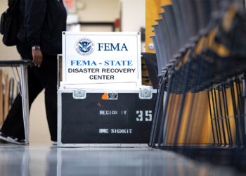 FEMA workers set up a Disaster Recovery Center location in a Manatee County in 2024. (Photo by Carlos M. Vazquez II/FEMA via Defense Visual Information Distribution Service)