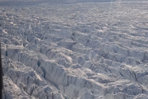 Cracks you could fly a helicopter through. (Tom Chudley)