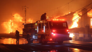 Firefighters respond to the Palisades Fire in Los Angeles (iStock image)