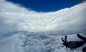 Hurricane Hunters inside the eye of Hurricane Epsilon in 2020. (Air Force Reserve Hurricane Hunters, Public domain, via Wikimedia Commons)
