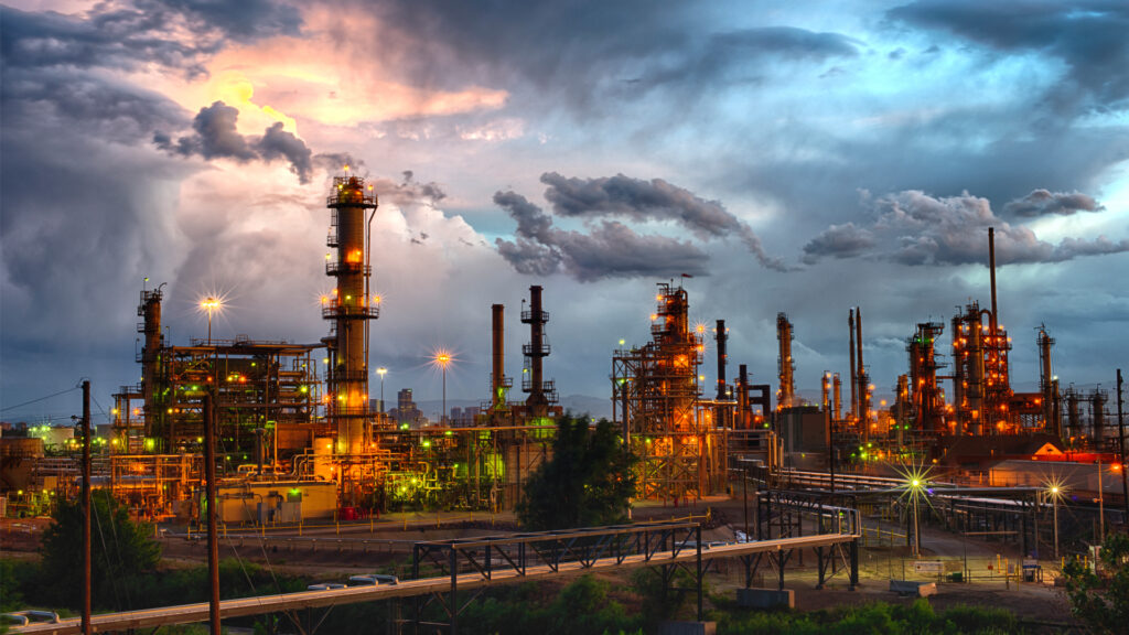 An oil refinery in Colorado (iStock image)