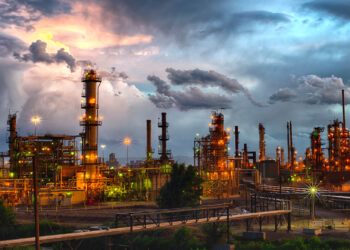 An oil refinery in Colorado (iStock image)