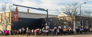 A protest at a Tesla dealership in Columbus, Ohio on Feb. 22 (Becker1999, CC BY 2.0, via Wikimedia Commons)