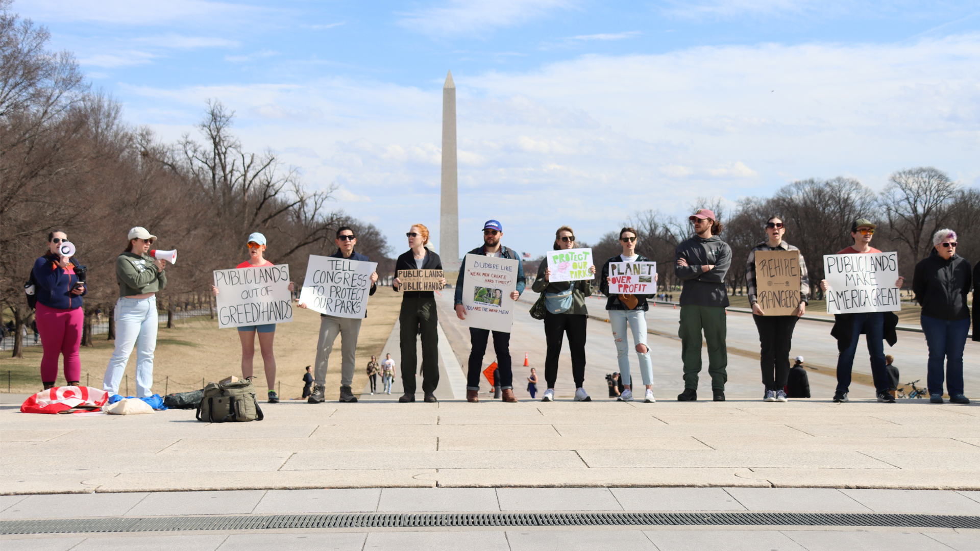 A rally to “Protect Our Parks and Public Lands” was held at the Lincoln Memorial in Washington, D.C., on March 1. (Elvert Barnes, CC BY-SA 2.0, via flickr)