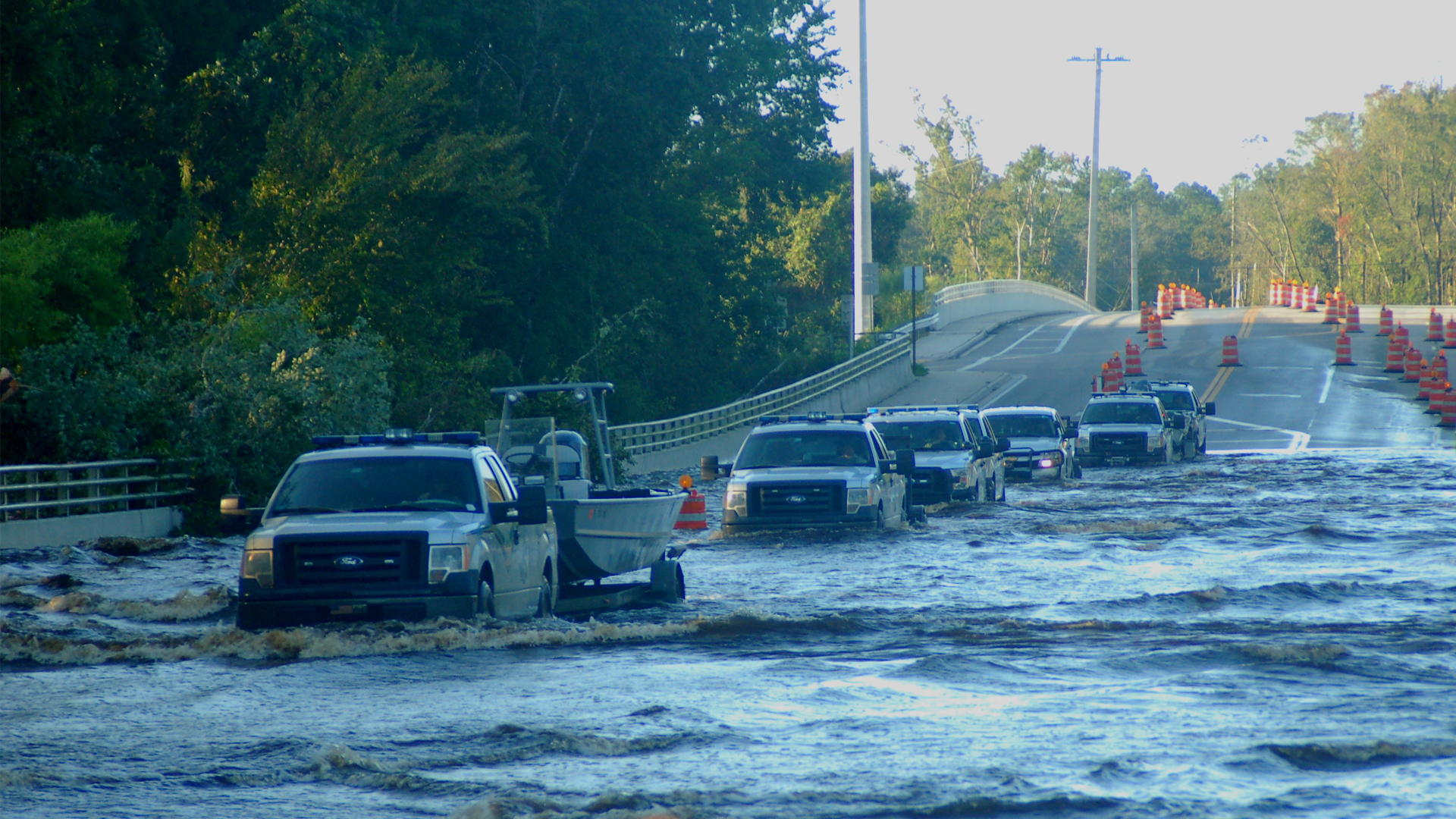 The Florida Fish and Wildlife Conservation Commission responds to the flooding of the St. Johns River due to Hurricane Irma in 2017. (FWC photo by Chad Weber, CC BY-ND 2.0, via flickr)